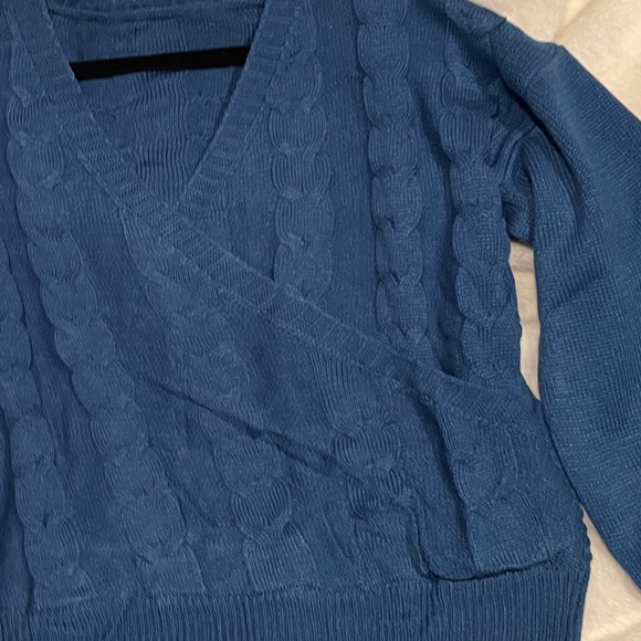 C.CLINE Blue Sweater - Size XL - Picture 2 of 5